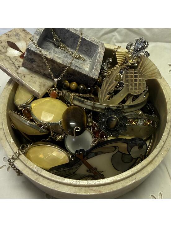 Vintage Jewelry - Vtg Tigers Eye Lot: ALL Wearable 24 Pc Mix of Jewelry 2 Carved Stone Dish w/Lids